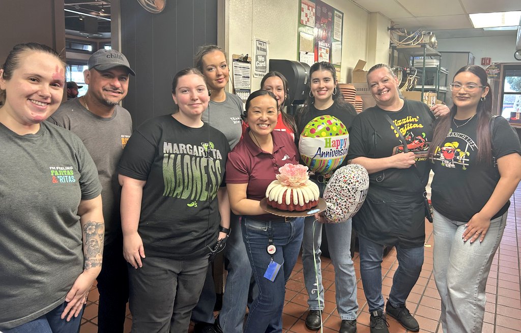 Kaoyeechue's tweet photo. Cheers to 19 amazing years and counting with the company! From QA to Managing Partner! #Chilislove #showup #westcoastbestcoast ##cartercrew https://t.co/UXh4Lplkil