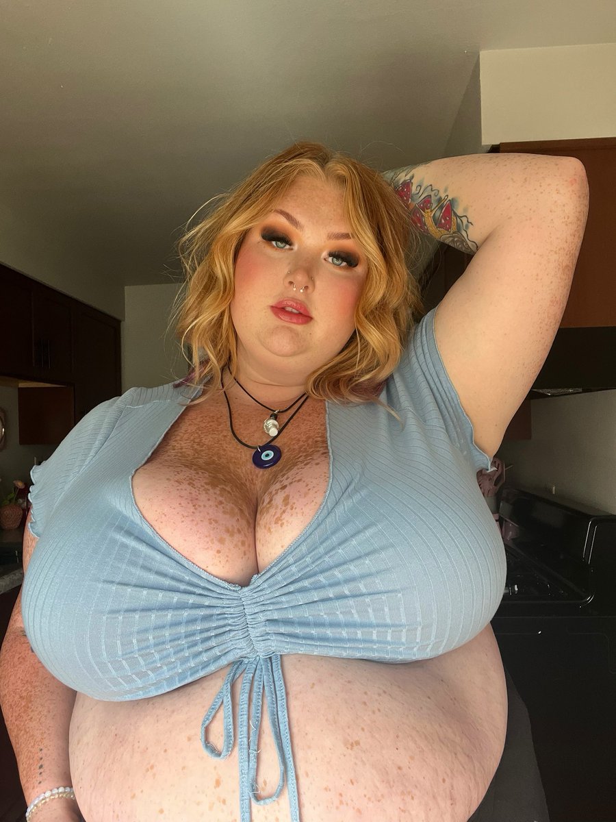 kaitfreckles97's tweet photo. a big girl can fix you https://t.co/83CSPLmVSI