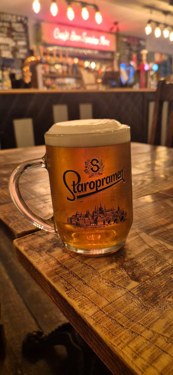 bobtaz75's tweet photo. #supportpubs ยฃ7.50 a pint but worth every penny https://t.co/GSf1dzXQQo