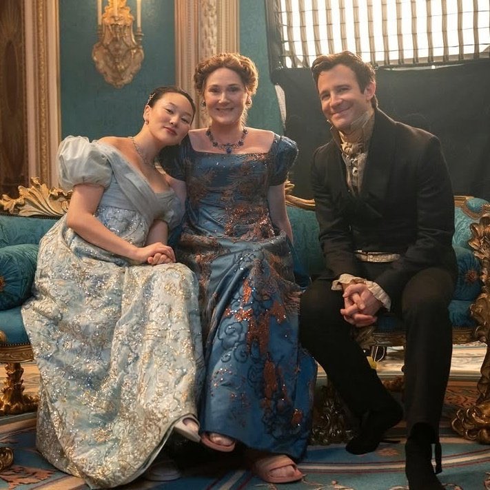 Luke Thompson with Yerin Ha and Ruth Gemmell on the set of Bridgerton season 4!