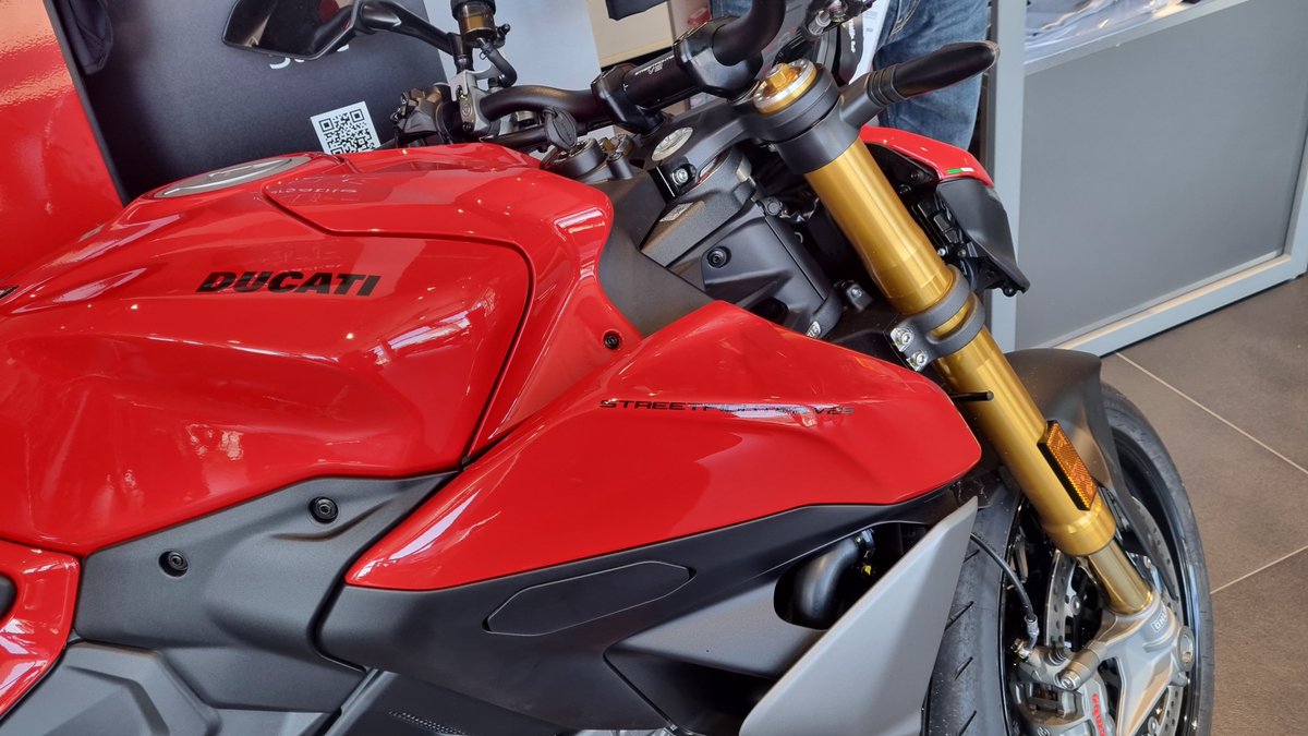 Invisibile18's tweet image. Follia fatta!
Domani arriva ❤️
#ducati