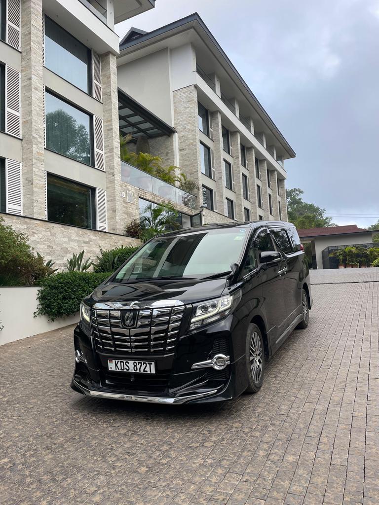 kitlioexecutive's tweet photo. Bold. Unapologetic. Refined.
Commanding presence, quiet elegance — designed for journeys that deserve distinction. 

📞 +254 748 730 731
📧 bookings@kitlioexecutive.com

#LuxuryTravel #HotelTransfer #AirportTransfer #Luxuryfleet #AlphardKE https://t.co/7HgOPCEtf6