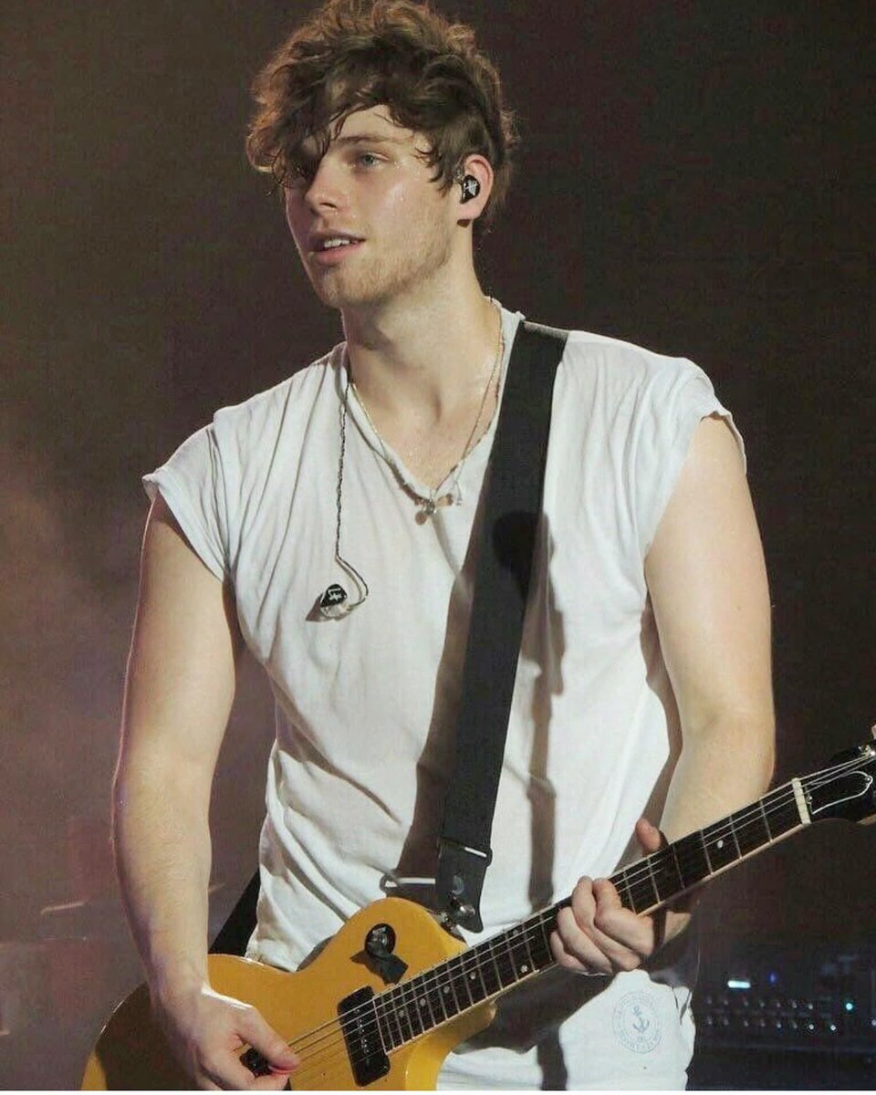 moodsluvv's tweet photo. Au Muke-Convivencia Obligada
@EASsoldout #EAW5SOS
Donde Ashton y Michael son mejores amigos de toda la vida y siempre planearon su año en la universidad compartiendo habitación.
Donde Luke y Calum también planeaban lo mismo.
Un error de administración puede cambiarlo todo. https://t.co/h2CuHeKZMq