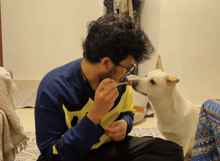 Ron Aparajit tweet media