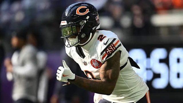 🔮 RUMOR The #Bears have received trade calls on WR DJ Moore, DT Gervon Dexter Sr. and QB Tyson Bagent (via @Schultz_Report) #NFL Will Chicago sell off a few pieces this offseason?👇