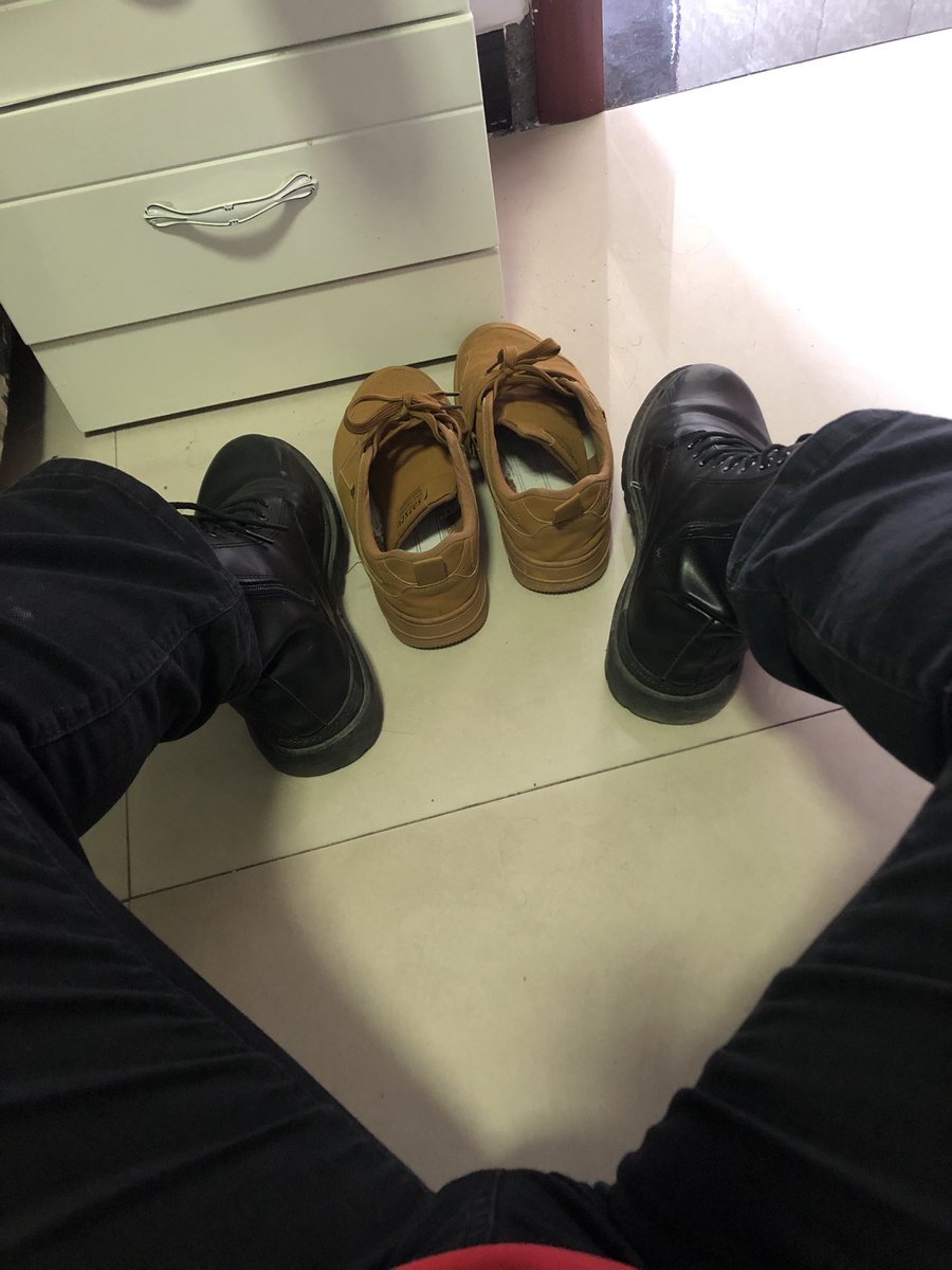 liuliuliu155's tweet photo. 骚浪的家伙，别再装模作样了，没有表面的枷锁，只有赤裸裸的无脑等着你去面对。跪着捧着爹的脚闻，吸，易阳爹带你进入充满羞辱让你感受被掌控、被羞耻淹没的滋味。准备好脱下你的伪装了吗？深吸一口气，小J货 #易阳爹 #粗口羞辱 #粗口控R #无脑傻逼   你爹在线接傻逼求玩tj，接定制，直接私信爹 https://t.co/qjQhnESFXt