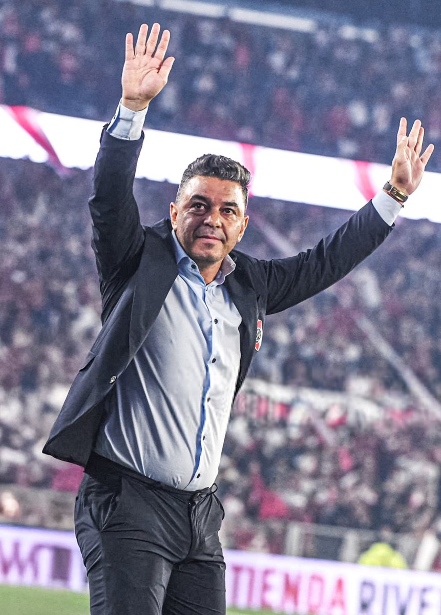 CUANDO MIRÉS PARA EL TABLÓN,
VAMOS A ESTAR SIEMPRE CON VOS.