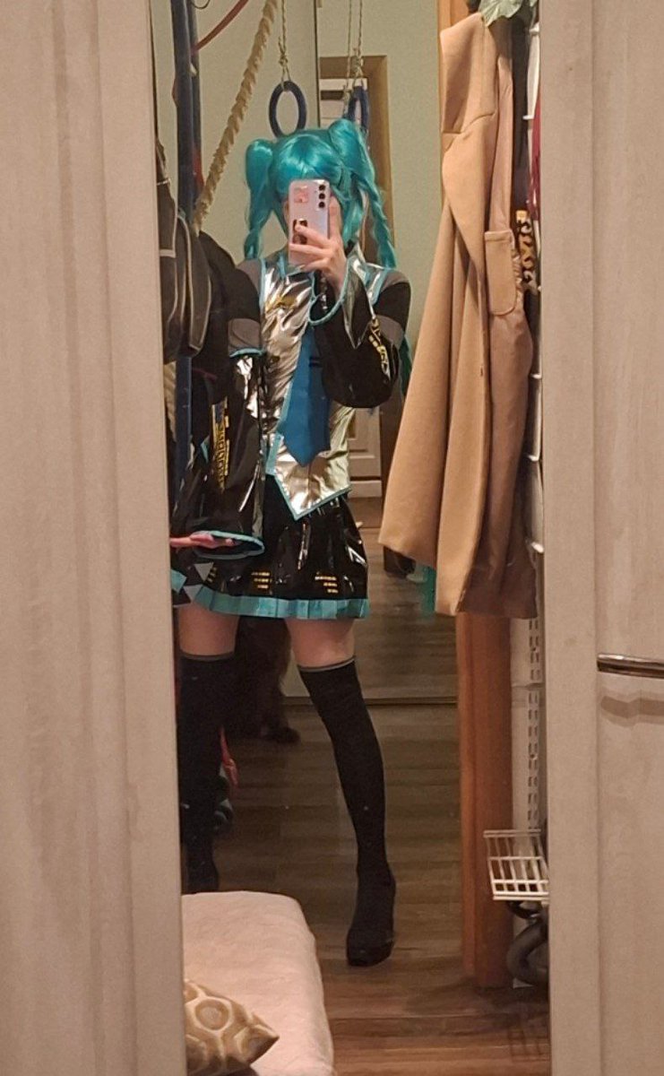 Oh_mon_cher_ry's tweet photo. 世界で一番おひめさま
そういう扱い心得てよね !

#HatsuneMiku #cosplay https://t.co/5n0x4P06a3