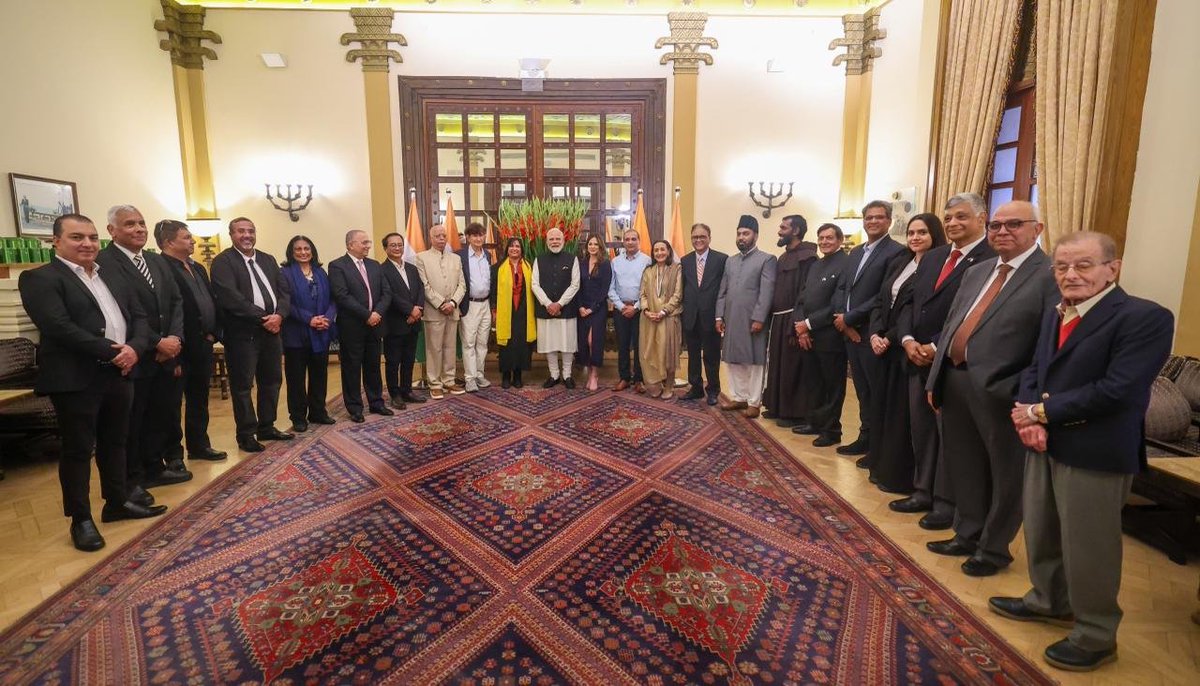 Narendra Modi tweet media