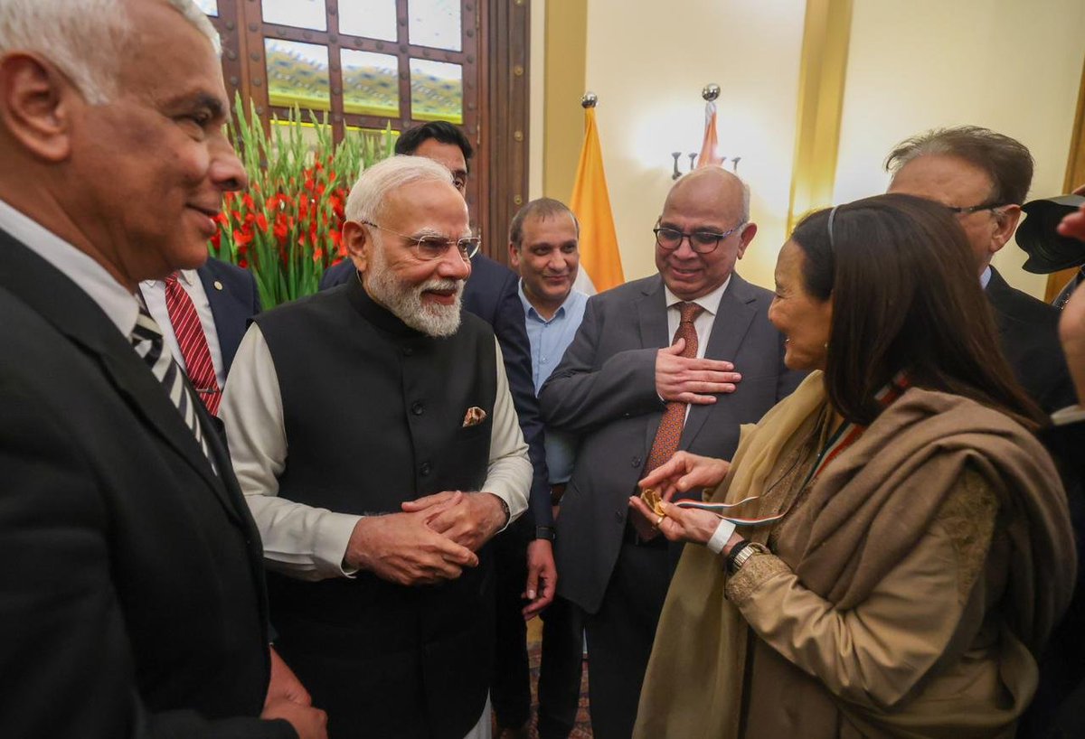 Narendra Modi tweet media