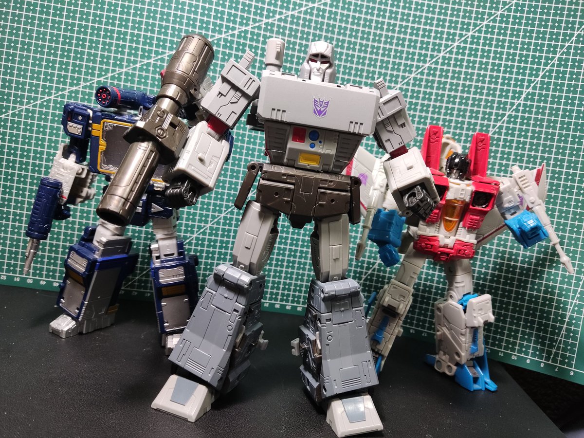 DDD-damn tweet media