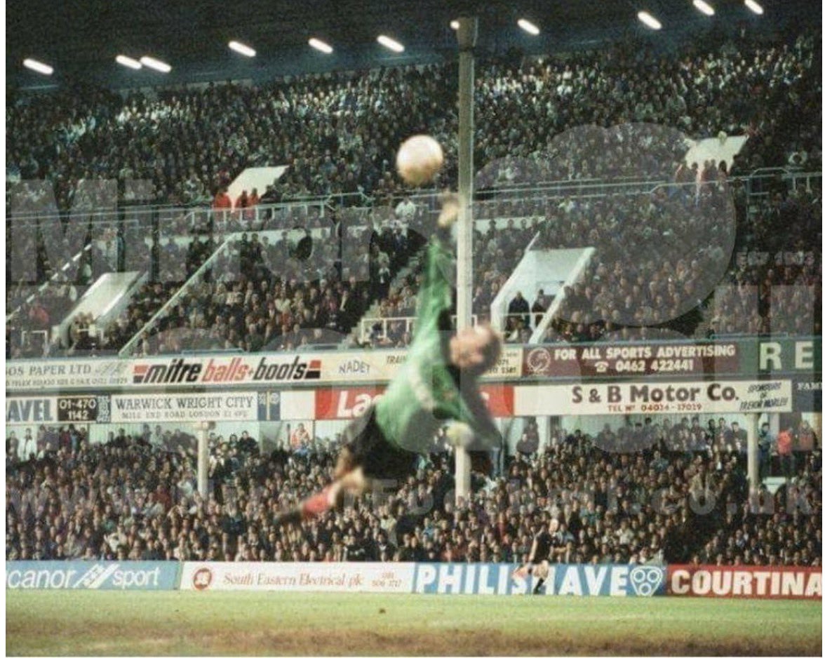 pipes6's tweet photo. @80s90sfootball One of the greatest saves I seen https://t.co/nLVcq9NAm5