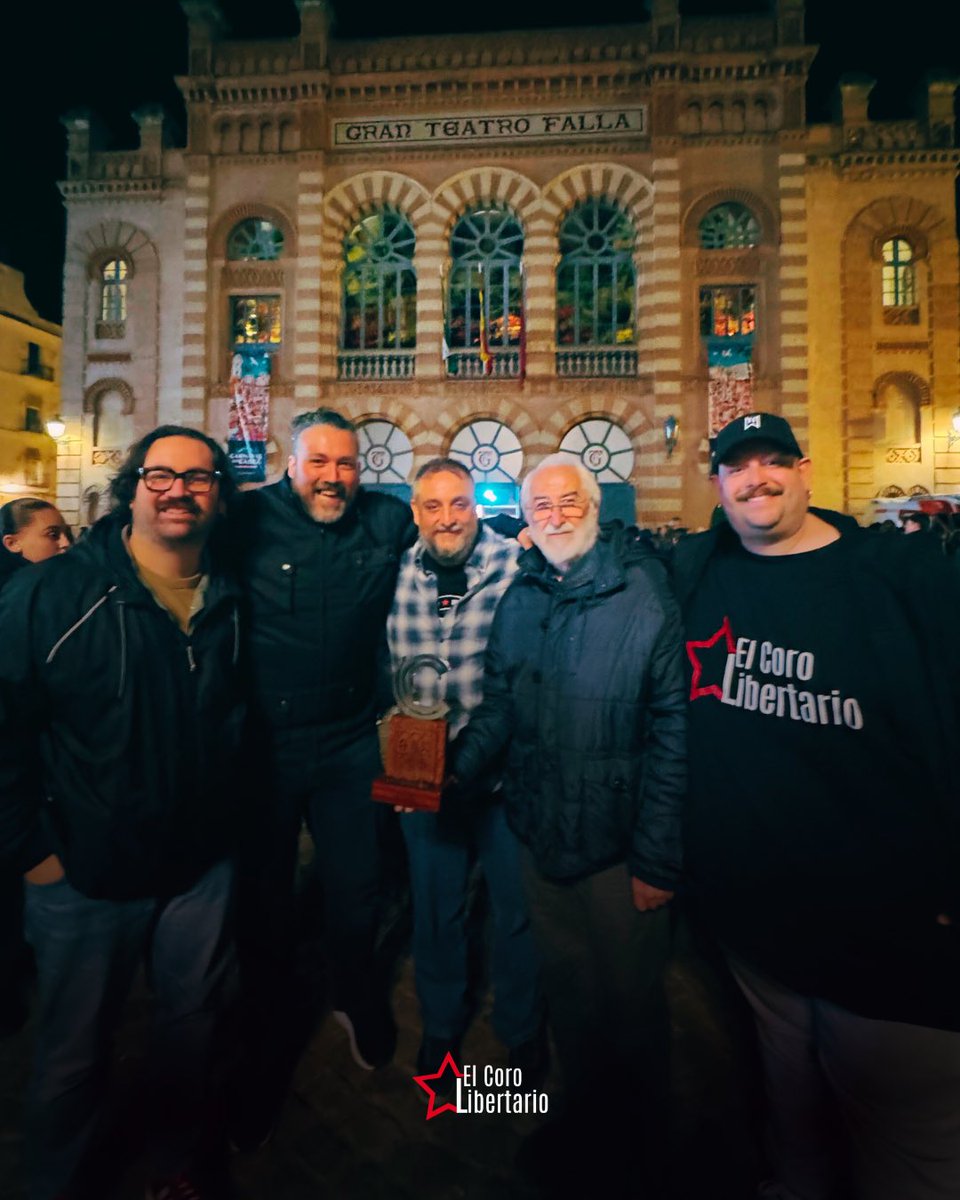 CoroLibertario's tweet photo. Desde aquí mandamos la enhorabuena al resto de agrupaciones premiadas y a todas las personas que nos han apoyado y que creían que nos merecíamos un premio mayor. No ha podido ser, el jurado toma unas decisiones y hay que aceptarlas.

Seguiremos adelante con mensaje y Carnaval✊❤️ https://t.co/UR6O6UCsqu