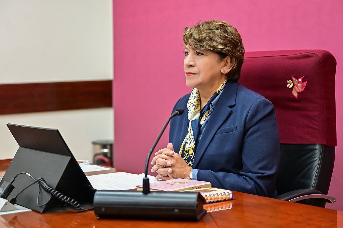 delfinagomeza's tweet photo. En la reunión de la Mesa de Paz de este jueves, la @FiscaliaEdomex compartió información sobre el delito de feminicidios.
En este mes, se tiene registro de una disminución del 75 % en este delito, comparado a febrero de 2025.
Estamos trabajando en equipo para garantizar un #EdoMéx donde nuestras mexiquenses puedan vivir tranquilas y seguras.
#ElPoderDeServir