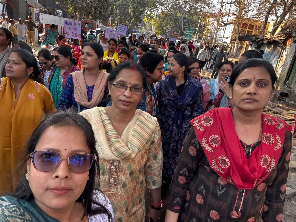 #JusticeForTeachers
<a href="/PMOIndia/">PMO India</a> 
<a href="/PMOIndia_RC/">PMO India : Report Card</a> 
<a href="/dpradhanbjp/">Dharmendra Pradhan</a> 
<a href="/CMOfficeUP/">CM Office, GoUP</a> 
<a href="/Aamitabh2/">Amitabh Agnihotri</a> 
<a href="/AmarUjalaNews/">Amar Ujala</a> 
<a href="/Live_Hindustan/">Hindustan</a> 
<a href="/bstvlive/">भारत समाचार | Bharat Samachar</a> 
<a href="/DrDCSHARMAUPPSS/">Dr Dinesh Chandra Sharma</a> 
<a href="/DraupdiMurm/">India president Draupadi Murmu</a> 
<a href="/anandibenpatel/">Anandiben Patel</a>
<a href="/jayantrld/">Jayant Singh</a>
शिक्षकों को न्याय दो। टीईटी अनिवार्यता से  मुक्त कीजिए।
काला कानून वापस लो, वापस लो, वापस लो।
