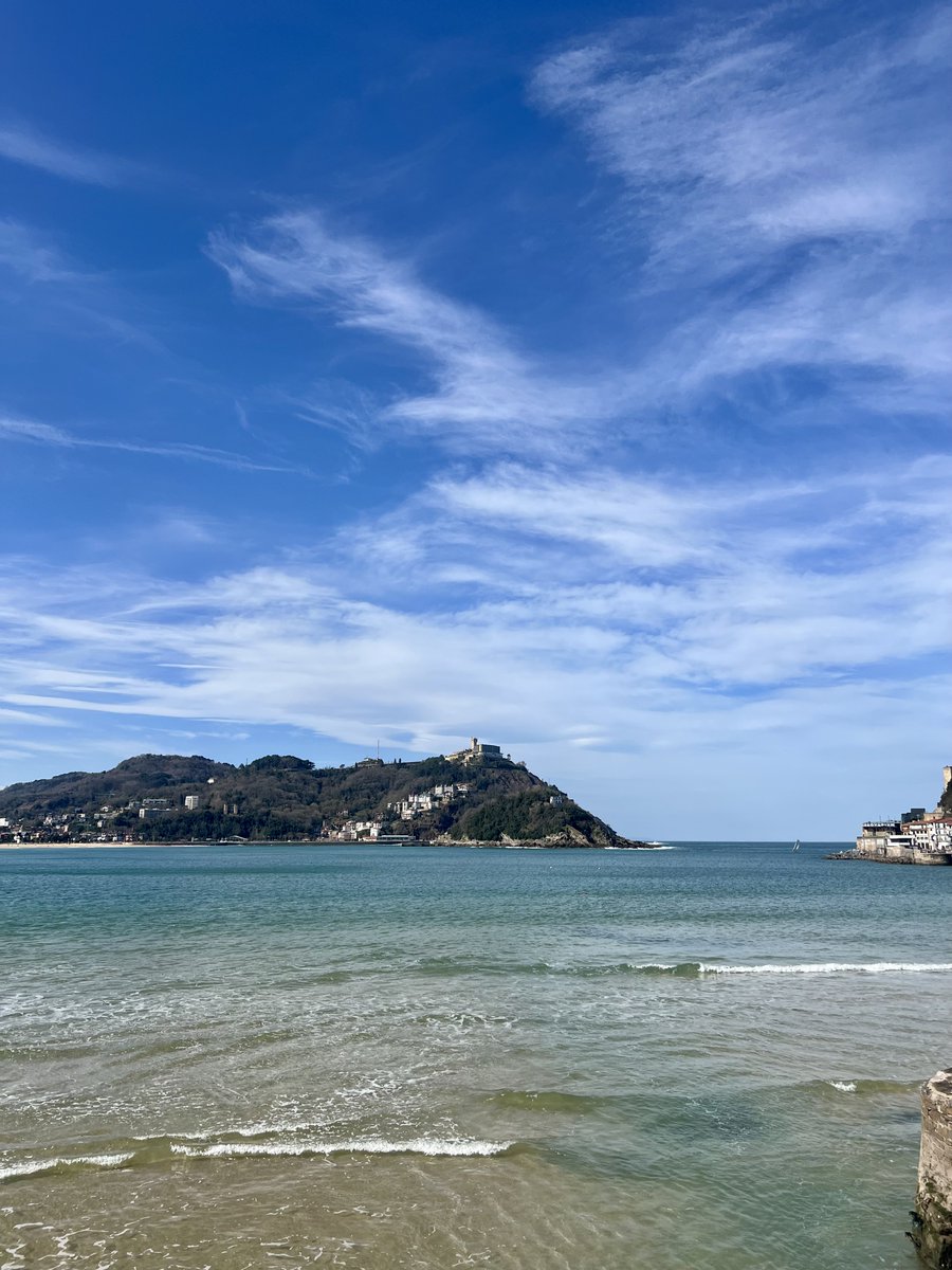 laespiga_ss's tweet photo. Cuando el verano llega en febrero.
¡Feliz fin de semana!😎
#LaEspiga #DonostiaSanSebastián #LaConcha #VeranoEnFebrero #BasqueCoast https://t.co/qBglSE052x