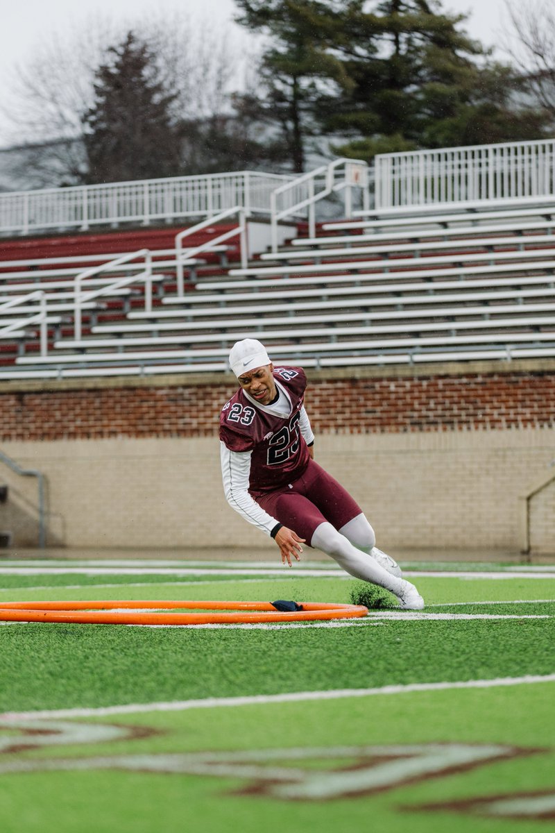 EKUFootball's tweet photo. Rain won't stop us from getting better! 💪🌧️

#E2W | #MatterOfPride https://t.co/b8UinFeRa9