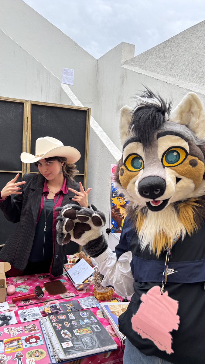 ✨Rustin the Wolf✨🔜 Nowhere lol tweet media