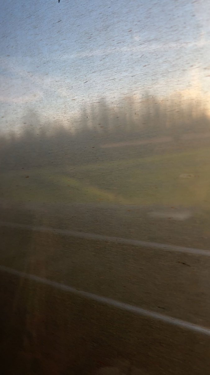 Isothoughts_'s tweet photo. @NS_online 33 mpp euro vragen voor een enkele reis en dan kan ik niet eens naar buiten kijken?! 💀 That’s crazy?! Please state your case https://t.co/aMgbX0wA0a