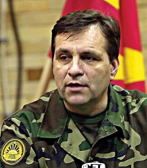 „Сите ние ја делиме истата судбина – судбината на Македонија.“ – Борис Трајковски 🇲🇰

Ден на жал и сеќавање: 22 години од смртта на Борис Трајковски

Слава ти Претседателе 🇲🇰