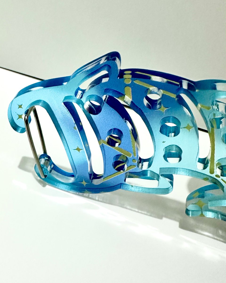 Hi, I’m Indonesian. I like making pretty things inspired by the depths of the ocean and cosmic currents. I love painting, sketching, and bringing imagination to life. 🌊✨