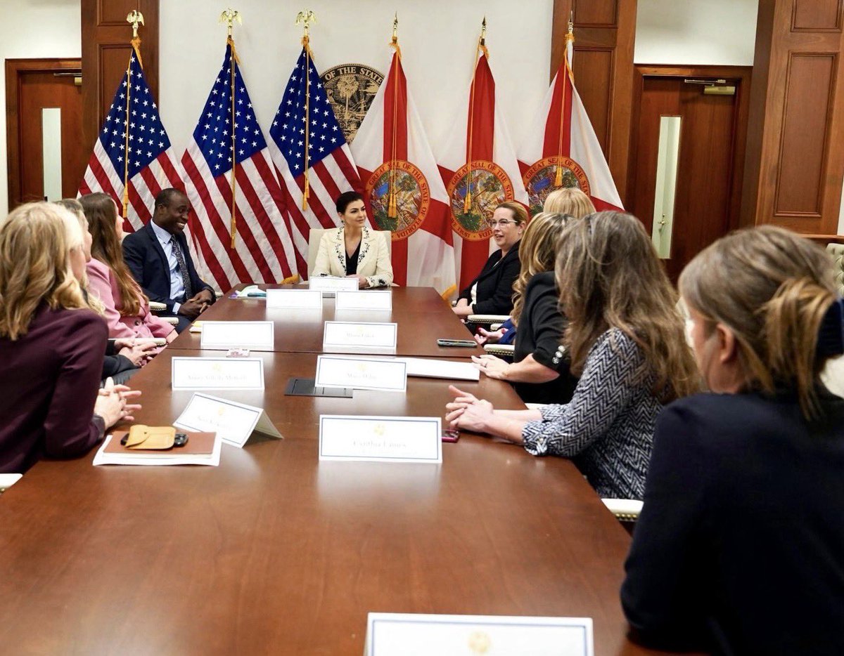 Casey DeSantis tweet media