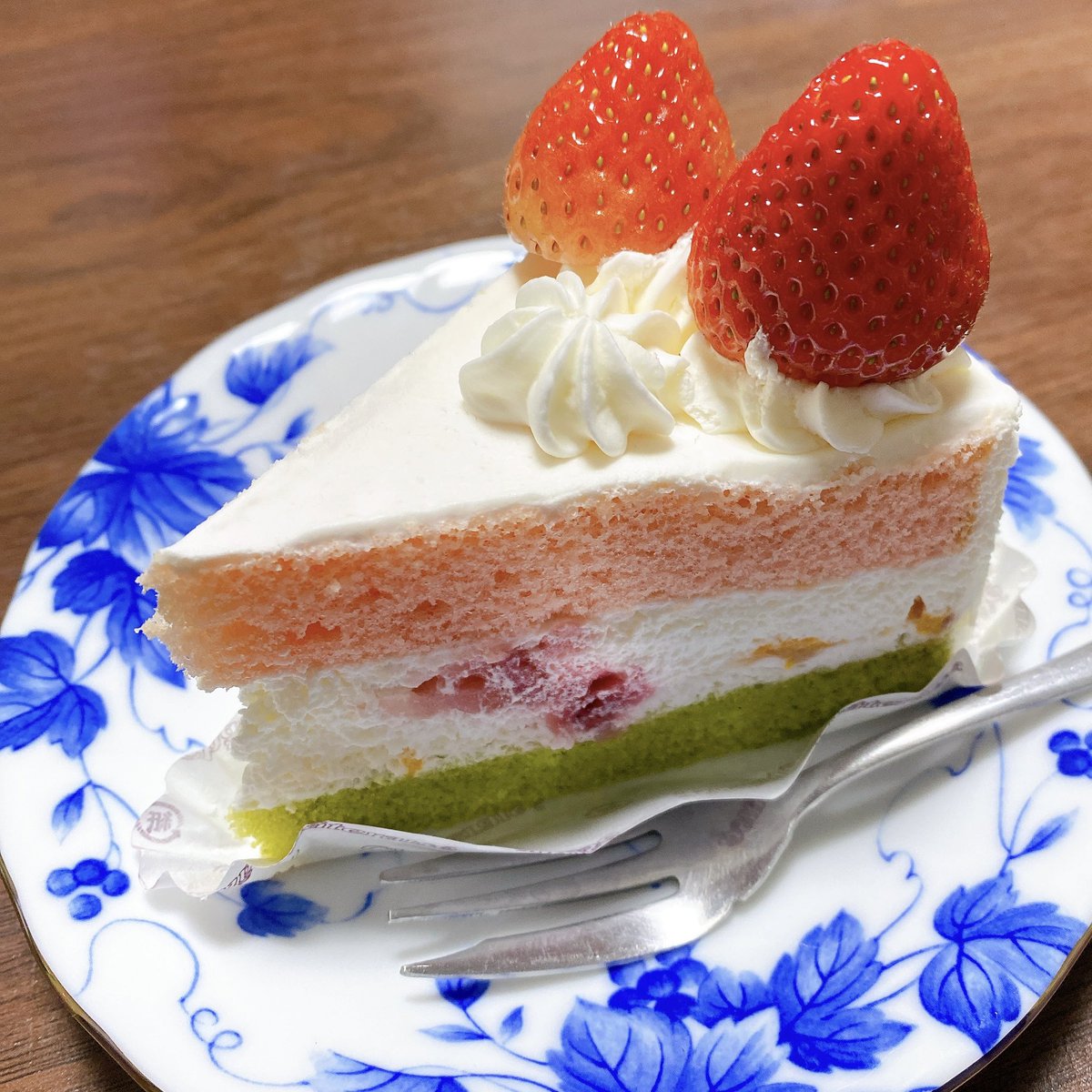 mire_na3's tweet photo. こんばんわ🌃
先日、家族の誕生日で海鮮丼を作り、美味しいケーキ🎂を買って美味しくいただきました😋
そして、昨日は待ちに待ったベリセリアリマスターが自宅に届きましたー😆♪別ゲー進行中もあるので、ドラテンをしつつも別ゲーも楽しみたいと思います😊ベリセリアはまだ先になりますが楽しみです😊 https://t.co/BSs3u5erXy