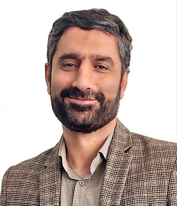 مزدور #حسین_احمدوند
استاد بسیجی دانشگاه صنعتی اصفهان و جزوه هيئت علمی دانشکده فیزیک که در اعتراضات دانشجویان معترض را شناسایی و تهدید و در نهایت به مراجع امنیتی معرفی میکرده
آدرس: کوی اساتید دانشگاه صنعتی اصفهان
شماره موبایل: 09103153968