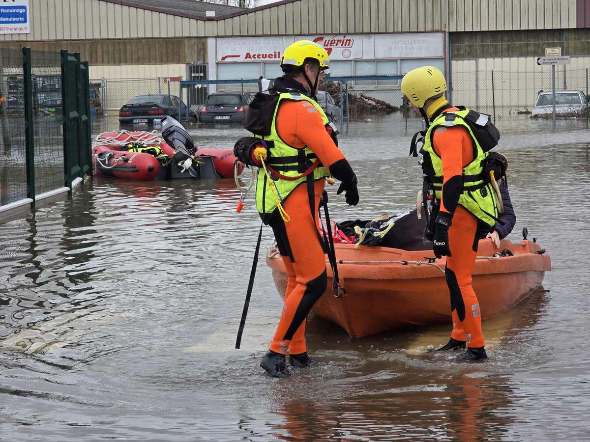 Sapeurs-Pompiers 50 tweet media
