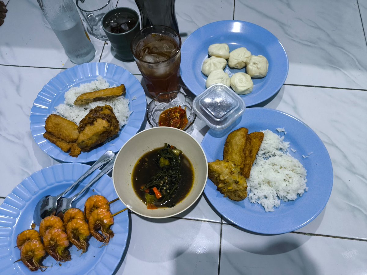 darksweetone's tweet photo. Menu sahur tdi pagi,, 

menu buka puasa tdi sore. 

alhamdulillah, anak lanang full puasanya hr ini 😊

alhamdulillah 🙏 https://t.co/JTdWuf6k2I