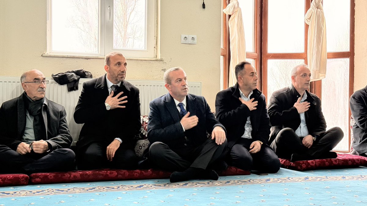 İl başkanımız sn. <a href="/KayaZeydin/">Av. Zeydin KAYA</a> ve teşkilatımızla birlikte Oğuz ailesine gerçekleştirdiğimiz taziye ziyaretinde, acılarını paylaştık, dualarımızı ilettik.

Merhuma Allah’tan rahmet; başta kıymetli ailesi olmak üzere tüm yakınlarına sabır ve başsağlığı diliyorum. Rabbim mekânını