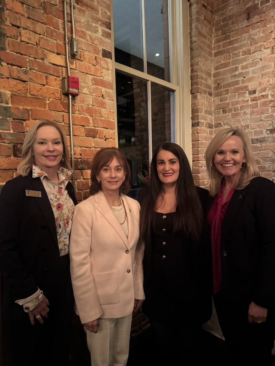 Lindsey Blevins tweet media