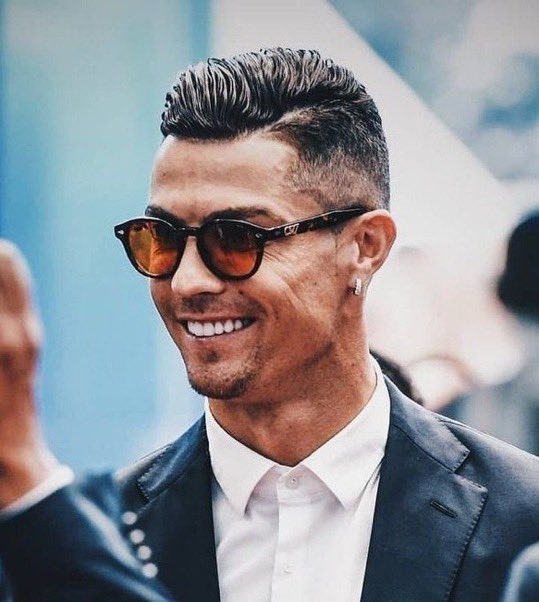 futtmais's tweet photo. "Prometo a mim mesmo: vou atingir 1000 gols. Não pelos recordes, nem pelos elogios, mas porque acredito em ultrapassar limites e quebrar barreiras.”

“Eu sou a prova que nada é impossível quando se tem vontade de lutar"

- Cristiano Ronaldo https://t.co/Y7UWEgTDNJ