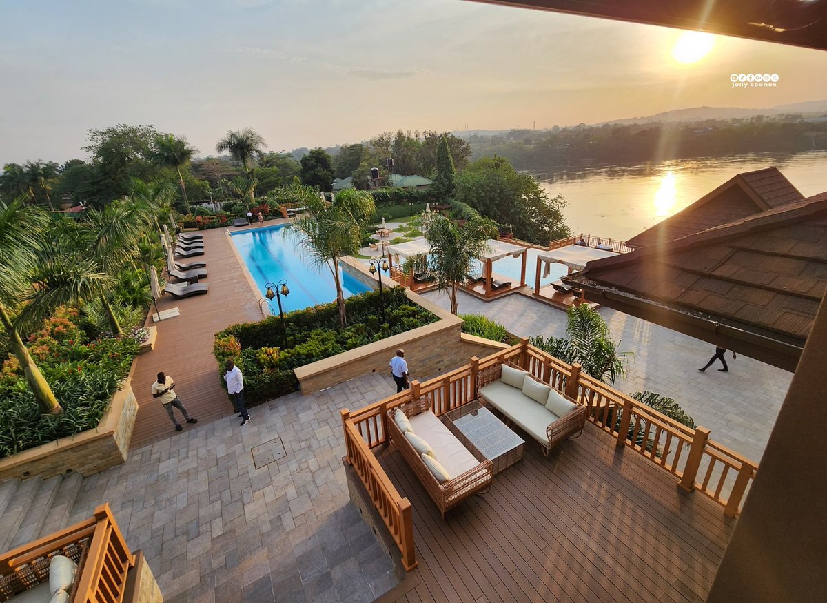 AllThingsJinja's tweet image. A very good evening from this other side of the adventure capital of East Africa, Jinja City! 🌇

For the best evening sunset views beside the river Nile, @jinjacity's stunning Bridge Club House got you covered, any day, anytime. 💪🫶

#AllThingsJinja | #Sunsets
