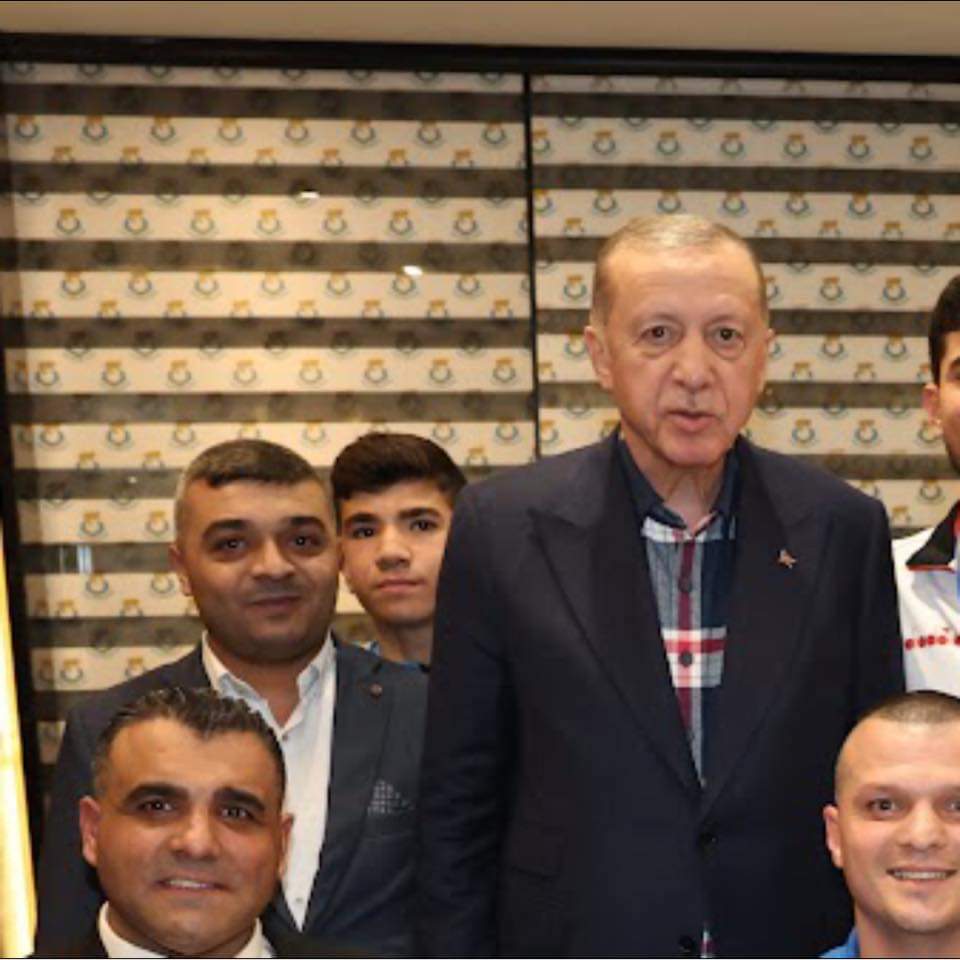 Dün,
Bugün,
Yarın...
DAİMA...
ALLAH varlığını eksik etmesin,
ömrüne bereket versin...
<a href="/RTErdogan/">Recep Tayyip Erdoğan</a> 🇹🇷🤲🧿