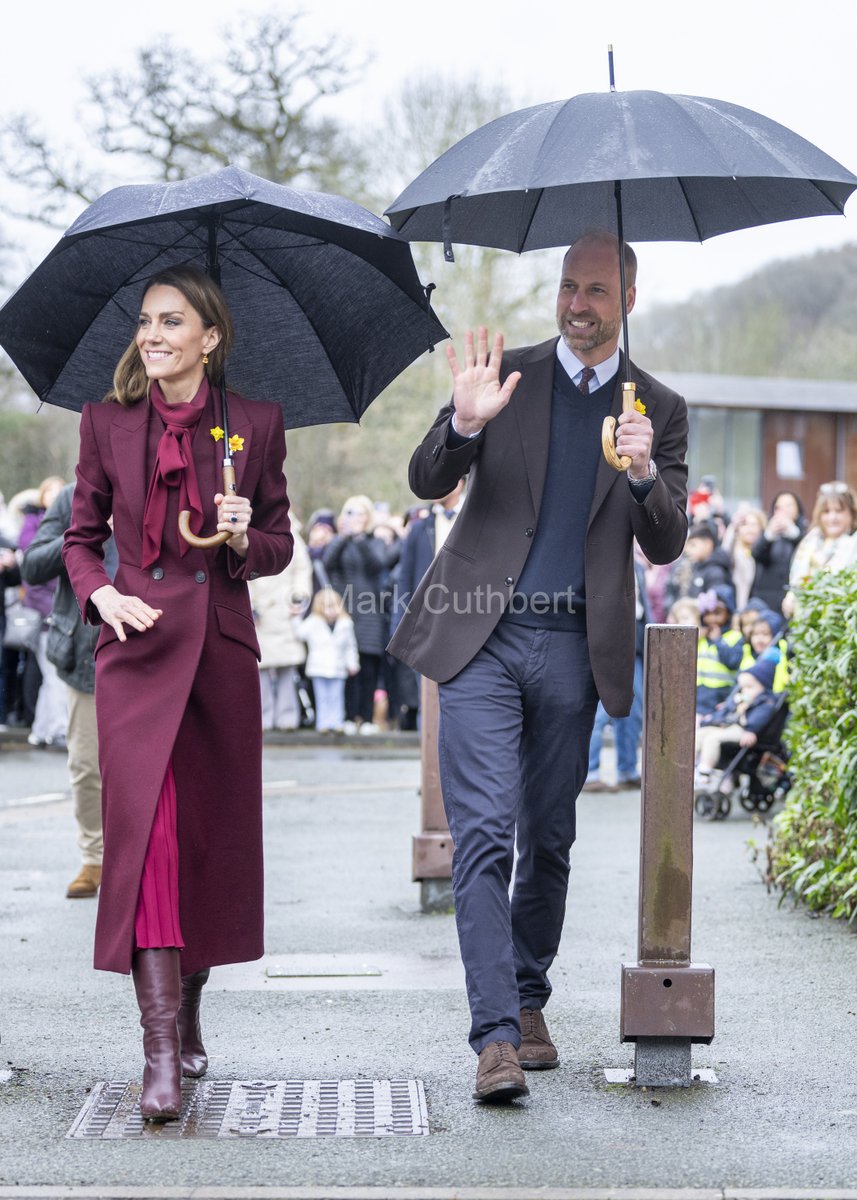 markacuthbert's tweet image. Prince William, Prince of Wales &amp;amp; Catherine, Princess of Wales visit Oriel Davies, a public contemporary art gallery in Newtown, Powys in Wales. #royal #royals #PrincessofWales #katemiddelton #PrinceofWales  #princesskate #newtown