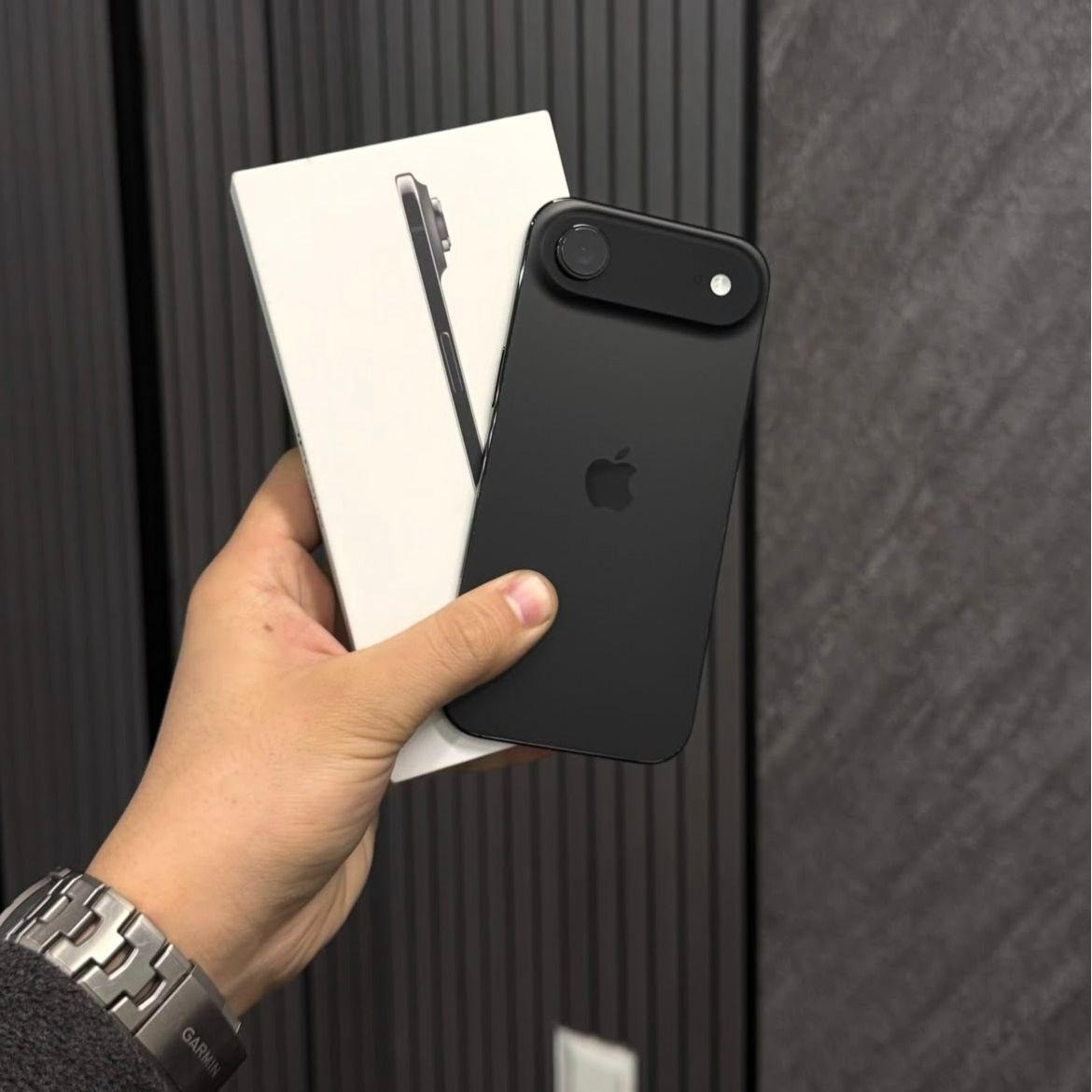 CompareEscolha's tweet photo. iPhone Air 256 GB - Preto-espacial - somente eSIM - Distribuidor Autorizado
🔥 R$ 6.434 no Pix
⚠️ Aplique o cupom de R$ 150 OFF abaixo do valor do produto 

Loja Oficial APPLE no ML: https://t.co/ZfUTxg7kMQ https://t.co/3LU51NNmqL
