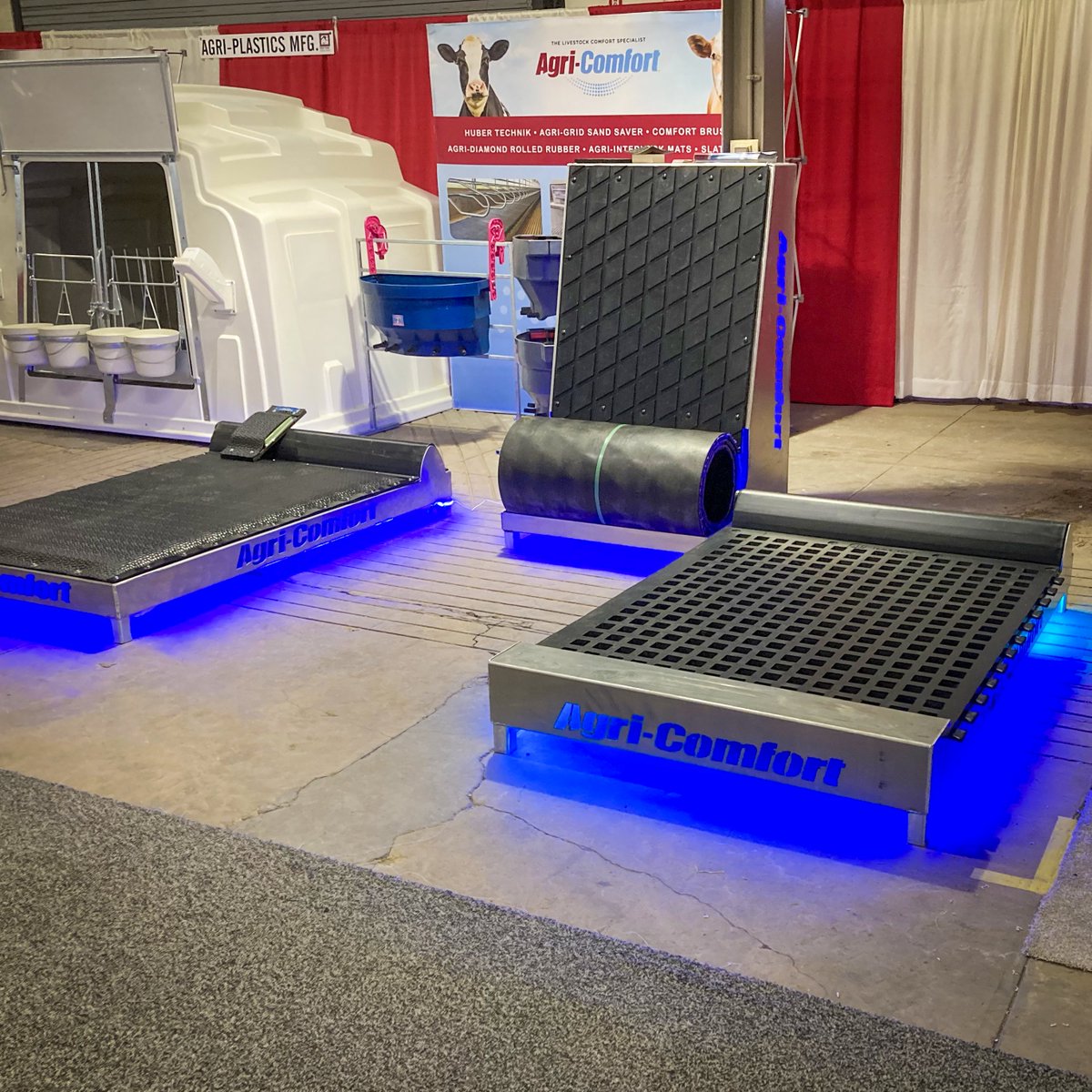 ComfortAgri's tweet photo. Step up your cow comfort game!🐄Visit us at booth D-CD, NY Farm Show today through Saturday. @NewYorkFarmShow https://t.co/io4fsqyZB4