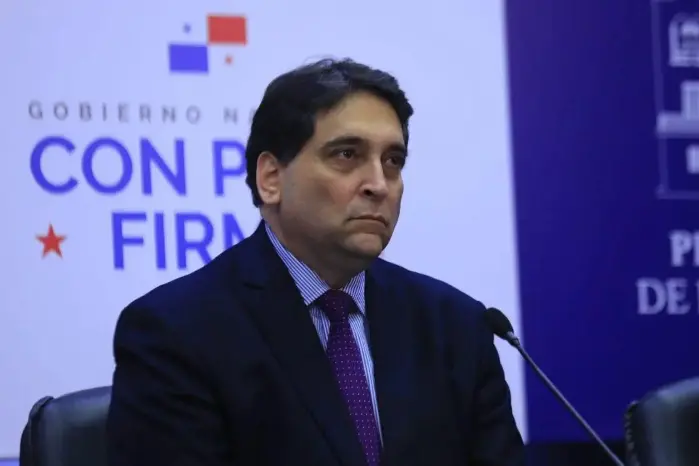 Ya entiendo por qué el director de la DGI, Camilo Valdés, no da la cara ante el llamado de miles de PYMES por el tema del facturador gratuito: Fue miembro de la Junta Directiva de la CSS, así que me imagino que viene con ese chip de “poco importa”.