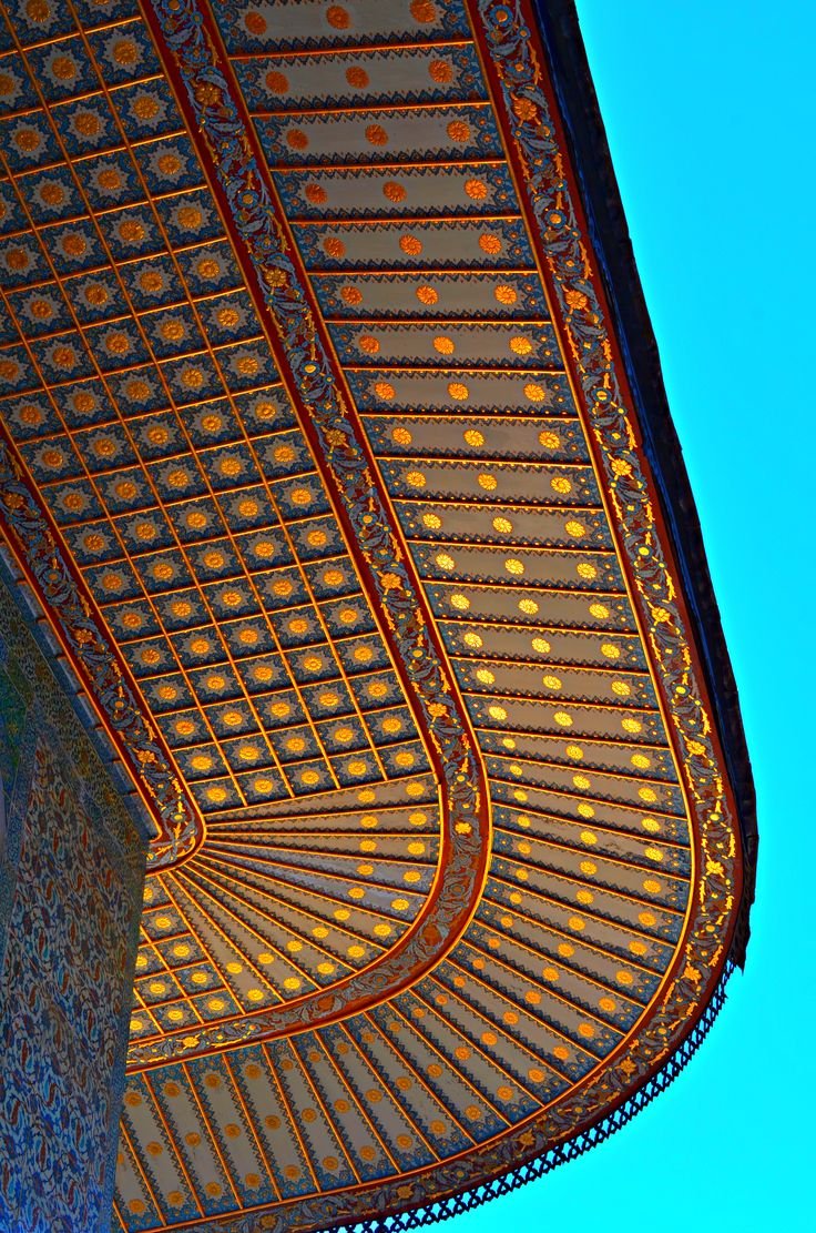 HerodotusWave's tweet photo. The ornate roof and eaves of the Topkapi Palace in Istanbul, Turkey. https://t.co/hPnIkVCynr