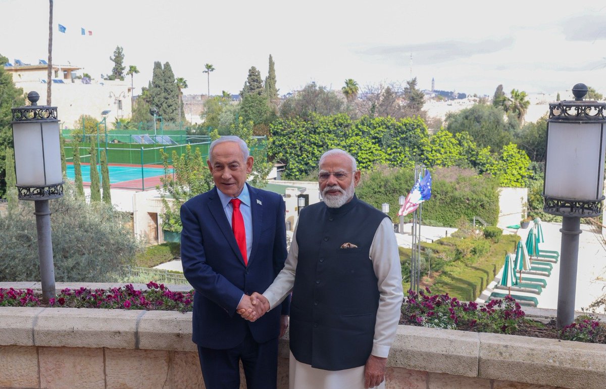 BJP4India's tweet photo. Israeli Prime Minister Netanyahu and his wife extended a warm farewell to PM Modi at Tel Aviv airport as he departed for India, marking the conclusion of a successful and productive two-day visit to Israel. 

Heartwarming visuals from the airport ⬇️ https://t.co/URurfQtg8p