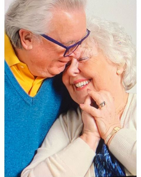 Brown and Mills Street Cast tweet media