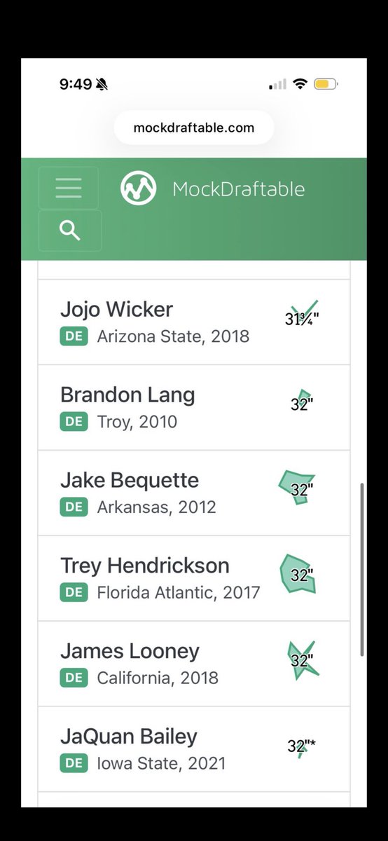 HarryT5's tweet photo. @johnvarlas The reason they do is this: These are the shortest arm measurements for DE at the combine. It's not to say he can't be successful, but if he is, it would be the exception. And when you're looking at spending a first round pick, a bad miss can cost a GM his job. https://t.co/XSrai3WtEt
