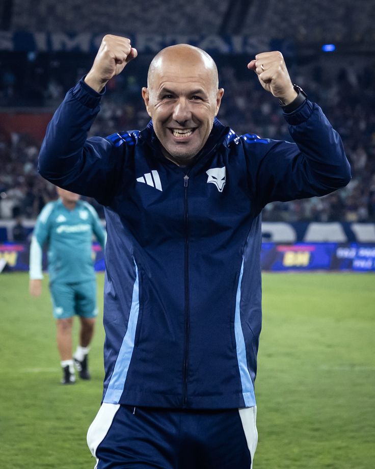kryoscec's tweet photo. Saímos de:

"A Sul-Americana não é grande o suficiente para o Cruzeiro"

Para:

"A prioridade é o campeonato mineiro"

😭 https://t.co/LfWfzHWkSf