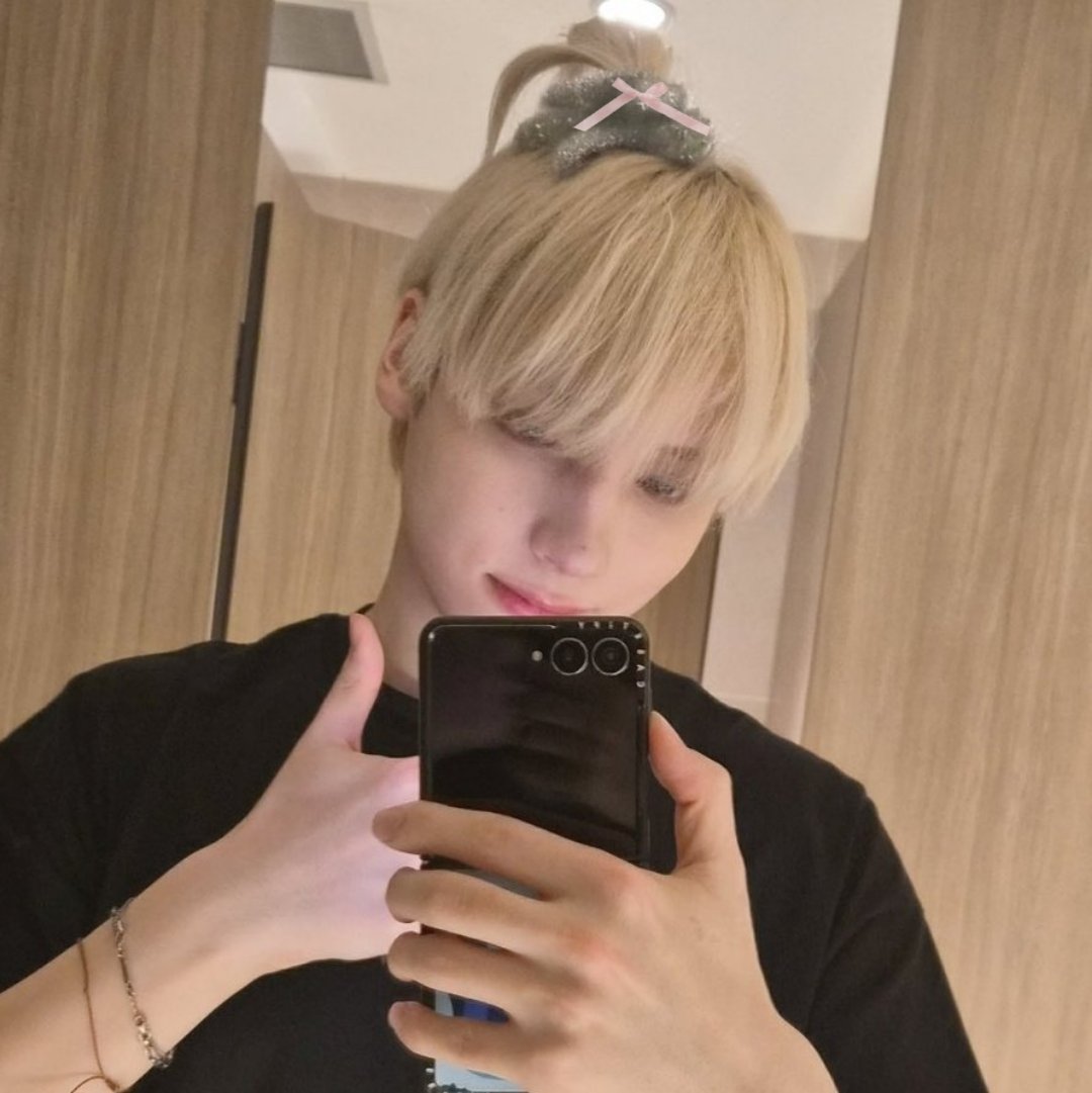 ₊˚𝜗𝜚 .⋆ tweet media