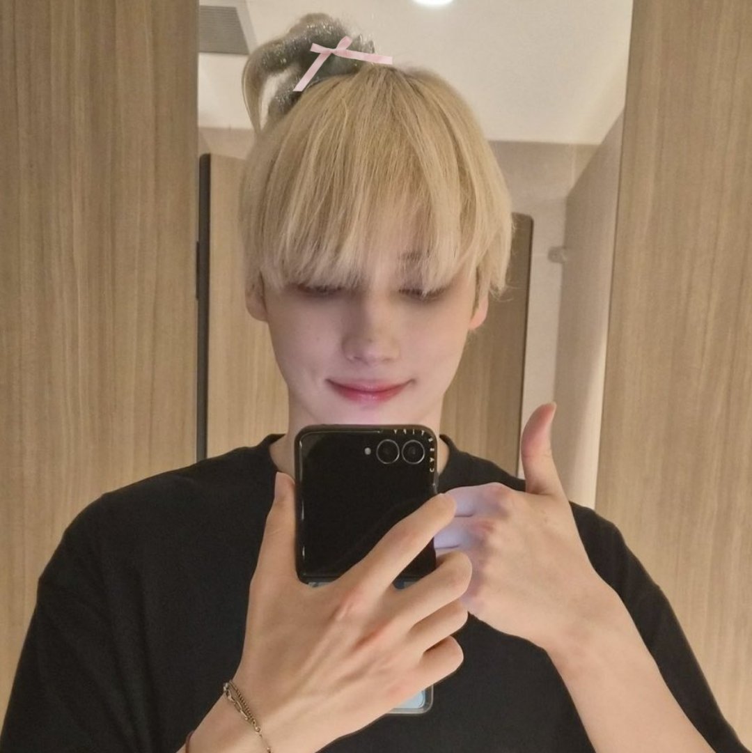 ₊˚𝜗𝜚 .⋆ tweet media