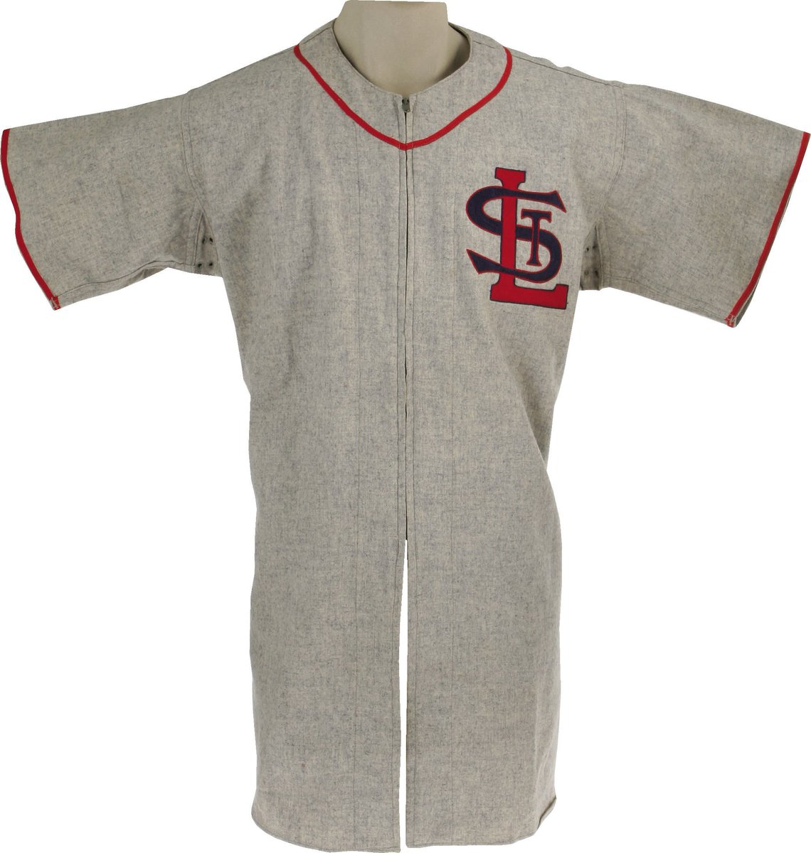 birdbats's tweet photo. @AugieNash Another 1956 prototype. Note the trim around the sleeves and neck. And it has a zipper instead of buttons. https://t.co/GwmaGmVkj6