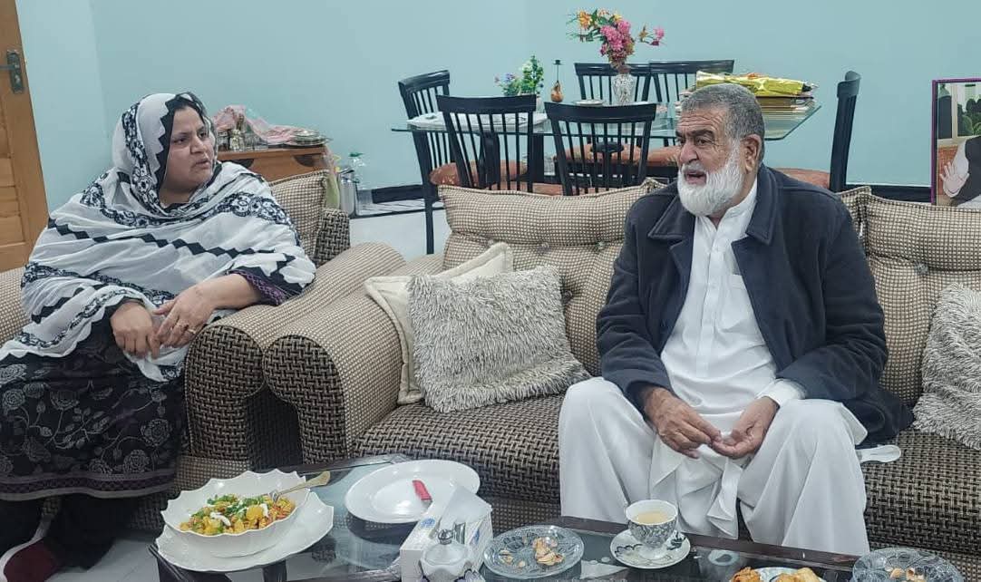 NaziaSy's tweet photo. مسلم لیگ ن کے رہنما حاجی خان اکبر خان کی ہماری رہائش گاہ امد۔دونوں رہنماؤں نے ملک کی مجموعی سیاسی صورتحال کے حوالے سے گفتگو کی اور خصوصا خواتین کی تنظیم سازی و فارم سازی کے حوالے سے اہم امور پر بات کی ۔
#PMLN https://t.co/VTm7QgPR9i