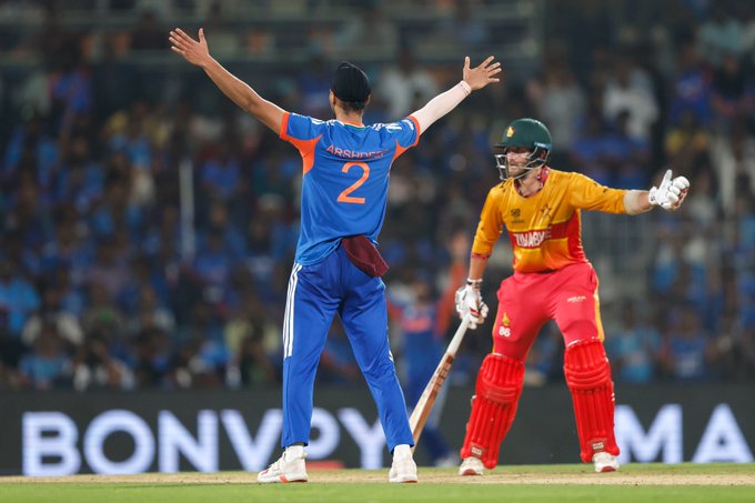 Arshdeep Singh strikes twice in an over to keep Team India on top! 