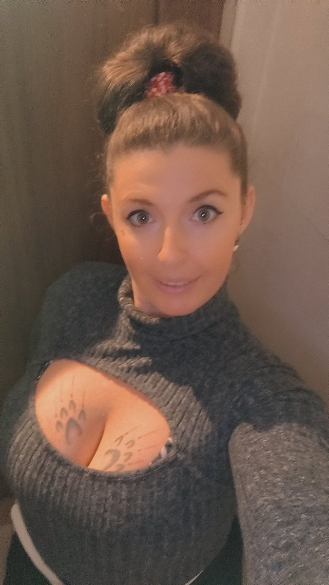 GoddessPaws tweet media